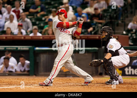 Sett. 12, 2011 - Houston, Texas, Stati Uniti - Philadelphia Phillies catcher Carlos Ruiz (51) in corrispondenza della piastra contro Houston Astros. Houston Astros sconfitto il Philadelphia Phillies 5-1 al Minute Maid Park a Houston in Texas. (Credito Immagine: © Juan DeLeon/Southcreek globale/ZUMAPRESS.com) Foto Stock