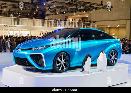 Toyota FCV concetto cella a combustibile idrogeno auto sul display al Motor Show di Tokyo 2013 in Giappone Foto Stock