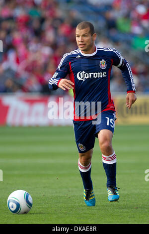 Sett. 17, 2011, Bridgeview, Illinois, Stati Uniti - Chivas USA AVANTI Alejandro Moreno (15) dribbling la palla durante il gioco MLS tra il Chicago Fire e Chivas USA al Toyota Park di Bridgeview, IL. Il Chicago Fire sconfitto Chivas USA 3-2. (Credito Immagine: © Geoffrey Siehr/Southcreek globale/ZUMAPRESS.com) Foto Stock