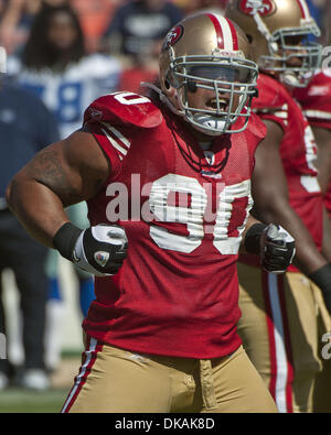 Sett. 18, 2011 - San Francisco, CA, Stati Uniti d'America - San Francisco 49ers vs Dallas Cowboys a Candlestick Park Domenica, Settembre 18, 2011. San Francisco 49ers naso affrontare Isaac Sopoaga (90).i Cowboys ha vinto in lavoro straordinario 27-24 (credito Immagine: © Al Golub/ZUMAPRESS.com) Foto Stock