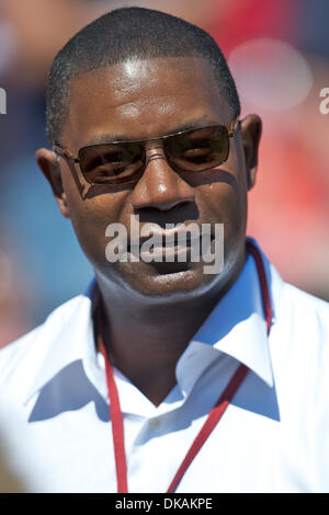 Sett. 18, 2011 - San Francisco, California, Stati Uniti - Attore Dennis Haysbert prima che il gioco di NFL tra Dallas Cowboys e San Francisco 49ers al Candlestick Park di San Francisco, CA. (Credito Immagine: © Matt Cohen/Southcreek globale/ZUMAPRESS.com) Foto Stock