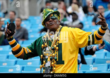 Sett. 18, 2011 - Charlotte, North Carolina, Stati Uniti - Confezionatrici fan celebra durante la partita di oggi..Packers sconfiggere le pantere 30-23 presso la Bank of America Stadium a Charlotte nella Carolina del Nord. (Credito Immagine: © Anthony Barham/Southcreek globale/ZUMAPRESS.com) Foto Stock