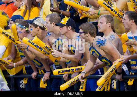 Sett. 16, 2011 - Toledo, Ohio, Stati Uniti - Toledo ventilatori durante l'azione del gioco. Il Boise State Broncos (4/4), della Mountain West Conference, sconfitti i razzi di Toledo, della Conferenza Mid-American, 40-15 al vaso di vetro a Toledo, Ohio. (Credito Immagine: © Scott Grau/Southcreek globale/ZUMAPRESS.com) Foto Stock