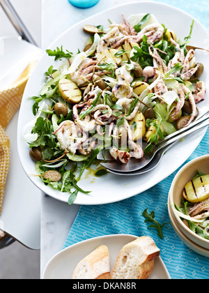 Piatto di alla brace insalata di polpo Foto Stock