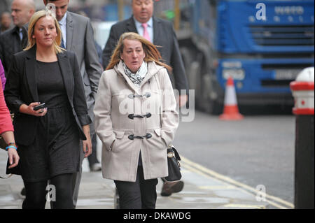 Londra, Regno Unito. Il 4 dicembre 2013. Lee Rigby famiglia arriva a Old Bailey Londra 04/12/2013 Credit: JOHNNY ARMSTEAD/Alamy Live News Foto Stock