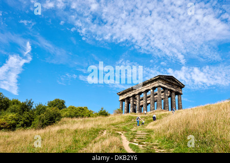 Vista generale della collina Penshaw monumento vicino a Sunderland, s follia costruito in stile dorico stile architettonico Foto Stock