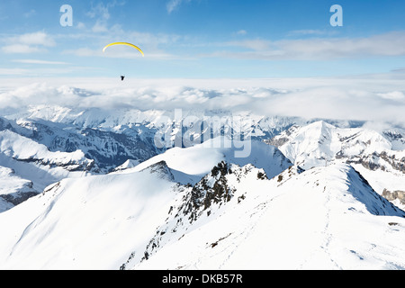 Paracadutismo, Schilthorn, Murren, Oberland bernese, Svizzera Foto Stock