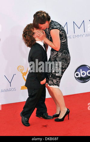 Erica Schmidt Peter Dinklage 64th annuale di Primetime Emmy Awards tenutosi a Nokia Theater L.A Live - Gli arrivi di Los Angeles in California Foto Stock