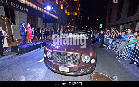 Atmosfera St Regis New York e Bentley Motors celebrano il proprio debutto di Bentley Suite & prima 2013 Bentley Mulsanne negli U.S.A nuovo Foto Stock