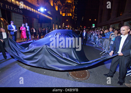 Atmosfera St Regis New York e Bentley Motors celebrano il proprio debutto di Bentley Suite & prima 2013 Bentley Mulsanne negli U.S.A nuovo Foto Stock