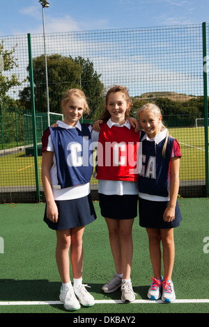 Ritratto di schoolgirl netball giocatori Foto Stock