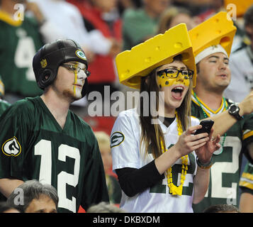 Ottobre 10, 2011 - Atlanta, Georgia, Stati Uniti - Green Bay Packers fan tifare per la loro squadra come giocano i falchi di Atlanta in Georgia Dome. I packers sconfitti i falchi 25-14. (Credito Immagine: © Erik Lesser/ZUMAPRESS.com) Foto Stock