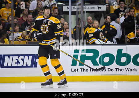 Ottobre 10, 2011 - Boston, Massachusetts, STATI UNITI - Boston Bruins defenceman Zdeno Chara (33). Il Colorado Avalanche sconfitta dei Boston Bruins 1 - 0 a TD Garden. (Credito Immagine: © Geoff Bolte/Southcreek/ZUMAPRESS.com) Foto Stock