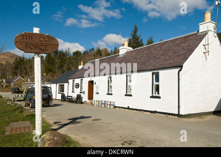 La Old Forge Inn at Inverie sulla penisola di Knoydart, regione delle Highlands, Scotland, Regno Unito Foto Stock