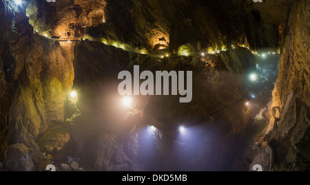 La grande camera principale in grotte di Skocjan Park, Slovenia - un sito Patrimonio Mondiale dell'UNESCO. Foto Stock