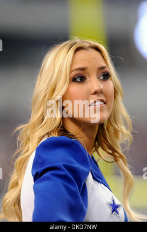 Nov. 6, 2011 - Arlington, Texas, Stati Uniti d'America - Dallas Cowboy cheerleaders durante l'azione di gioco come la Seattle Seahawks face-off contro Dallas Cowboys a cowboy Stadium di Arlington, Texas. Il cowboy sconfiggere il Seahawks 23-13. (Credito Immagine: © Steven Leija/Southcreek/ZUMAPRESS.com) Foto Stock