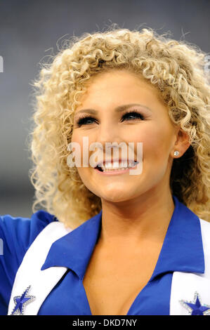 Nov. 6, 2011 - Arlington, Texas, Stati Uniti d'America - Dallas Cowboy cheerleaders durante l'azione di gioco come la Seattle Seahawks face-off contro Dallas Cowboys a cowboy Stadium di Arlington, Texas. Il cowboy sconfiggere il Seahawks 23-13. (Credito Immagine: © Steven Leija/Southcreek/ZUMAPRESS.com) Foto Stock