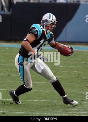 Dic 10, 2006; Charlotte, NC, Stati Uniti d'America; NFL Football: Carolina Panthers #18 DREW CARTER a La Carolina Panthers perde a New York Giants 27-13 come hanno suonato presso la Bank of America Stadium si trova nel centro cittadino di Charlotte. Credito: Foto di Jason Moore/ZUMA premere. (©) Copyright 2006 da Jason Moore Foto Stock