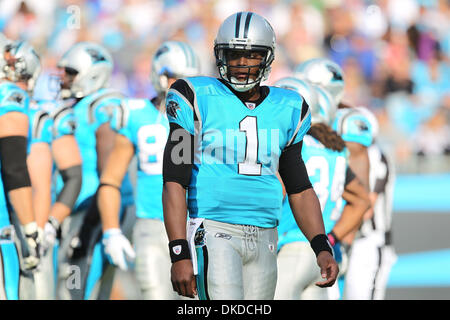 Ottobre 30, 2011; Carolina Panthers quarterback Cam Newton (1) presso la Bank of America Stadium di Charlotte, NC. Il punteggio finale è Minnesota 24- Carolina 21.(Immagine di credito: © Jim Dedmon/Cal Sport Media/ZUMAPRESS.com) Foto Stock