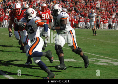 Jan 01, 2007; Dallas, TX, Stati Uniti d'America; NCAA: College Football: AT&T Cotton Bowl Classic: Nebraska contro il Texas. Punteggio finale: Auburn, TX 17 - Nebraska 14. Credito: Foto di David Walsh/ZUMA premere. (©) Copyright 2007 da David Walsh Foto Stock