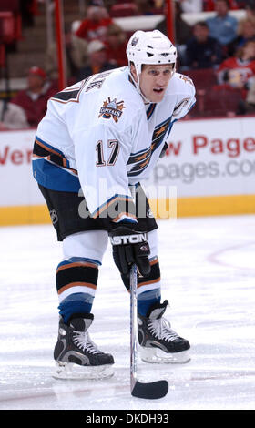 Jan 26, 2007; Raleigh, NC, Stati Uniti d'America; Washington Capitals (17) Chris Clark come Carolina Hurricanes beat capitali di Washington 6-2 come hanno giocato la RBC Center situato in Raleigh. Credito: Foto di Jason Moore/ZUMA premere. (©) Copyright 2007 da Jason Moore Foto Stock