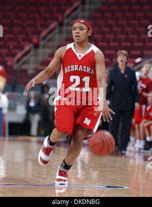Mar 19, 2007 - Raleigh, SC, Stati Uniti d'America - NCAA College Basketball Nebraska Cornhuskers (21) KIERA HARDY come il tempio di gufi battere il Nebraska Cornhuskers 64-61 come apparivano nel primo round del 2007 NCAA Division I Womens torneo di pallacanestro che ha avuto luogo presso il RBC Center situato in Raleigh. (Credito Immagine: © Jason Moore/ZUMA Press) Foto Stock