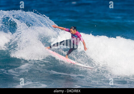 Apr 04, 2007 - Bells Beach, Australia - Layne Beachley vince il suo turno di tre calore a Bells Beach oggi dove ha sconfitto Caroline Sarran. Ora Beachley attraverso ai quarti di finale. (Credito Immagine: © Steve Robertson/ASP-Coperto Immagini/ZUMA Press) Foto Stock