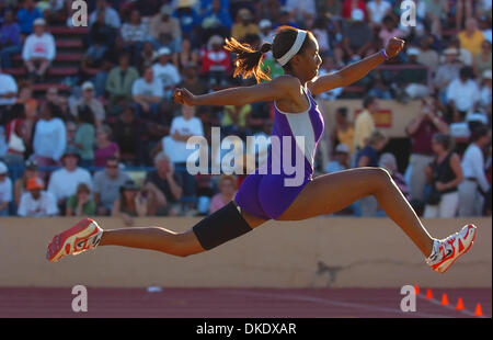 Jun 02, 2007 - Sacramento, CA, Stati Uniti d'America - Marlborgh AMANDA HUNTER salti in ragazze Salto triplo durante il 2007 stato CIF via e campionati di campo sabato 2 giugno 2007 presso Hughes Stadium a Sacramento, California Hunter avrebbe posto 8 con una distanza di 39 m. 11,75 pollici.(Immagine di credito: © Jose Carlos Fajardo/Oakland Tribune/ZUMA Premere) Restrizioni: USA diritti tabloid fuori! Foto Stock