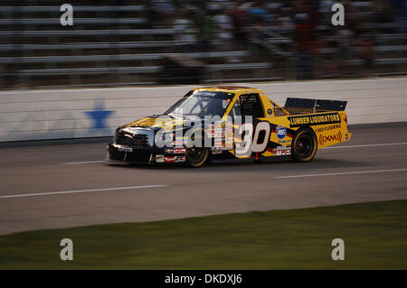 Jun 08, 2007 - Fort Worth, Texas, Stati Uniti d'America - artigiano di NASCAR Truck Series Sam's Town 400 Gara: NASCAR Truck driver della serie TODD BODINE conduce la Sam's Club 400 Artigiano Truck Series gara al Texas Motor Speedway. (Credito Immagine: © David Bailey/ZUMA Press) Foto Stock