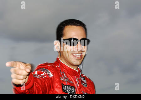 Jun 09, 2007 - Fort Worth, Texas, Stati Uniti d'America - Indy Car: Helio Castroneves durante il pre-gara festeggiamenti. IRL Bombardier Jet Lear 550 gara al Texas Motor Speedway. (Credito Immagine: © David Bailey/ZUMA Press) Foto Stock