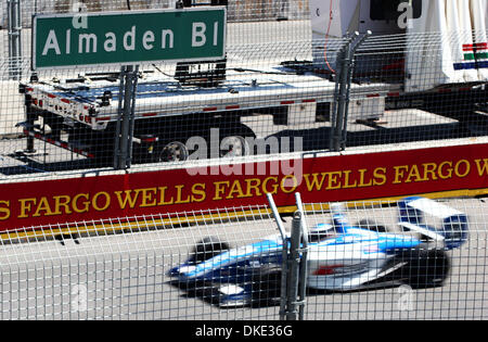 Luglio 28th, 2007 - San Jose, CA, Stati Uniti d'America - un Champ Car Atlantic Championship racecar giù la testa Almaden Blvd. sezione della strada corso, durante le qualifiche del 2007 San Jose Grand Prix, a San Jose, in California, il 28 luglio 2007. (Credito Immagine: © Eun Chu/Fremont Argus/ZUMA Press) Foto Stock