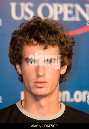 Aug 25, 2007 - New York, NY, STATI UNITI D'AMERICA - JAMIE MURRAY (GBR) nella sua conferenza stampa prima di iniziare il 2007 US Open. (Credito Immagine: © Susan Mullane/ZUMA Press) Foto Stock