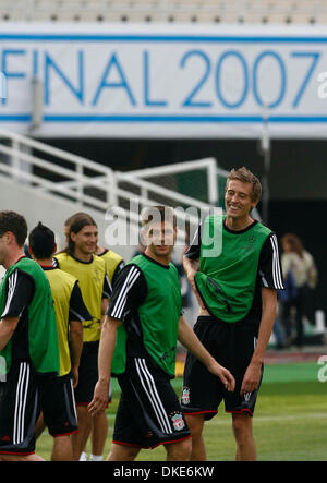 Liverpool Peter crouch e Steven Gerrrad durante il corso di formazione (credito Immagine: © fotografo/Cal Sport Media) Foto Stock