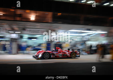 Jun 17, 2007 - Le Mans, Francia - LIZ HALLIDAY esce dai box durante la 24 Ore di Le Mans, domenica 17 giugno, 2007. (Credito Immagine: © Rainier Ehrhardt/ZUMAPRESS.com) Foto Stock