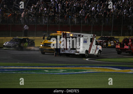 16 maggio 2009 - Concord, North Carolina, Stati Uniti d'America - Jeff Gordon gira e si blocca di perdere il piombo in NASCAR Sprint Cup tutte le Star Race a Lowes Motor Speedway. (Credito Immagine: © Jim Dedmon/ZUMA Press) Foto Stock