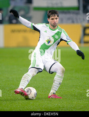 Wolfsburg, Germania. 04 Dic, 2013. Wolfsburg Diego è controlla la sfera durante la DFB Cup round di sedici match tra VfL Wolfsburg e FC Ingolstadt 04 in Wolfsburg, Germania, 04 dicembre 2013. Foto: Dominique Leppin/dpa/Alamy Live News Foto Stock