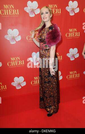 Monaco di Baviera, Germania. Il 4 dicembre 2013. Catherine Deneuve assiste Mon Cherie Barbara Giorno a Monaco di Baviera. Credito: dpa picture alliance/Alamy Live News Foto Stock