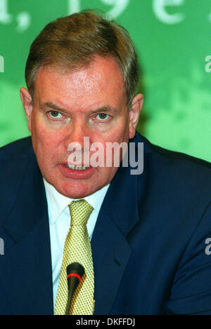 PAAVO LIPPONEN.IL PRIMO MINISTRO DELLA FINLANDIA.vertice europeo in Portogallo 2000.13/06/2000.U57E4 Foto Stock