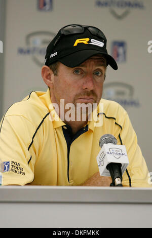 Jul 03, 2009 - Bethesda, Maryland, Stati Uniti d'America - ASTA PAMPLING parla ai media in seguito il suo secondo giro presso il National Golf Championship tenutosi a Congressional Country Club. Al momento della stesura del rapporto, Pampling era legata per primo con Tiger Woods a 9 sotto il par. (Credito Immagine: © James Berglie/ZUMA Press) Foto Stock