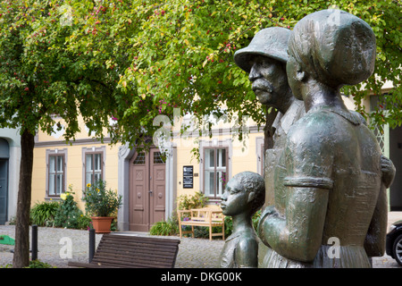 La scultura di fronte all'albert-schweitzer memorial place, città di Weimar e Turingia, Germania, Europa Foto Stock