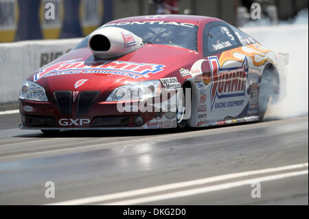 Jul 26, 2009 - Sonoma, California, Stati Uniti d'America - Jason linea di Troutman, NC nel vertice Racing GXP durante Pro Stock eliminazioni presso la Fram Autolite NHRA cittadini a Infineon Raceway, Sonoma, CA. (Credito Immagine: © Matt Cohen/Southcreek globale/ZUMA Press) Foto Stock