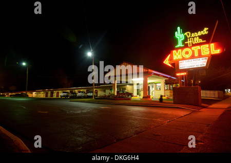 Route 66 Neon, Desert Hills Motel in Tulsa USA insegna al neon esterno motore classic court hotel Foto Stock