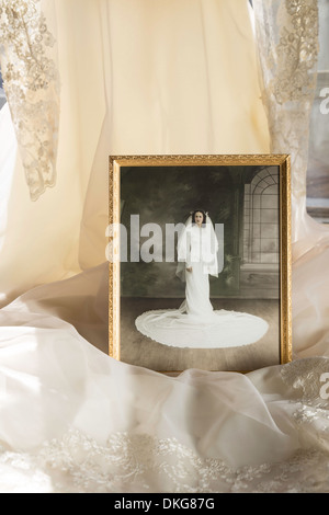 1940s vintage abiti da sposa e 1946 Fotografia, Still Life Foto Stock