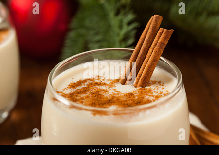 In casa di festa zabaione di cannella per le vacanze Foto Stock