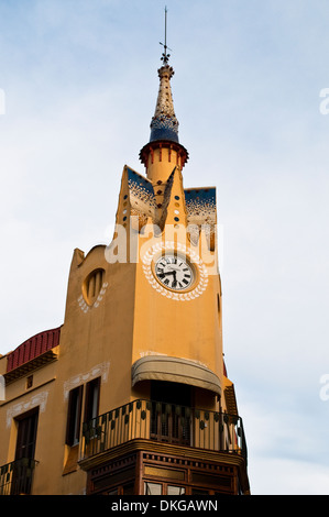 Gaudì come la torre dell orologio, Sitges, Catalogna, Spagna Foto Stock