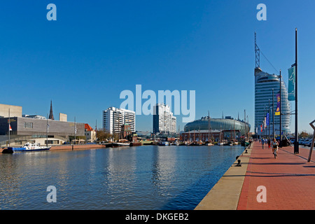 Nuovo porto e Auswandererhaus, Bremerhaven, Germania, Europa Foto Stock