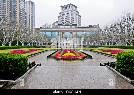 Stile francese Fuxing Park situato nell'ex Concessione Francese nel distretto di Luwan, Shanghai, Cina Foto Stock