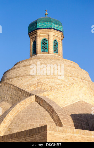 Cupola di Toqi Sarrofon, noto anche come Toki Sarrafon, City Gate e cambiavalute dome di trading, Bukhara, Uzbekistan Foto Stock