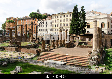 Tempio di Juturna in Largo di Torre Argentina - Roma, Italia Foto Stock