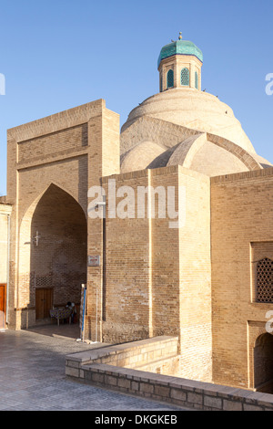 Toqi Sarrofon, noto anche come Toki Sarrafon, City Gate e cambiavalute dome di trading, Bukhara, Uzbekistan Foto Stock